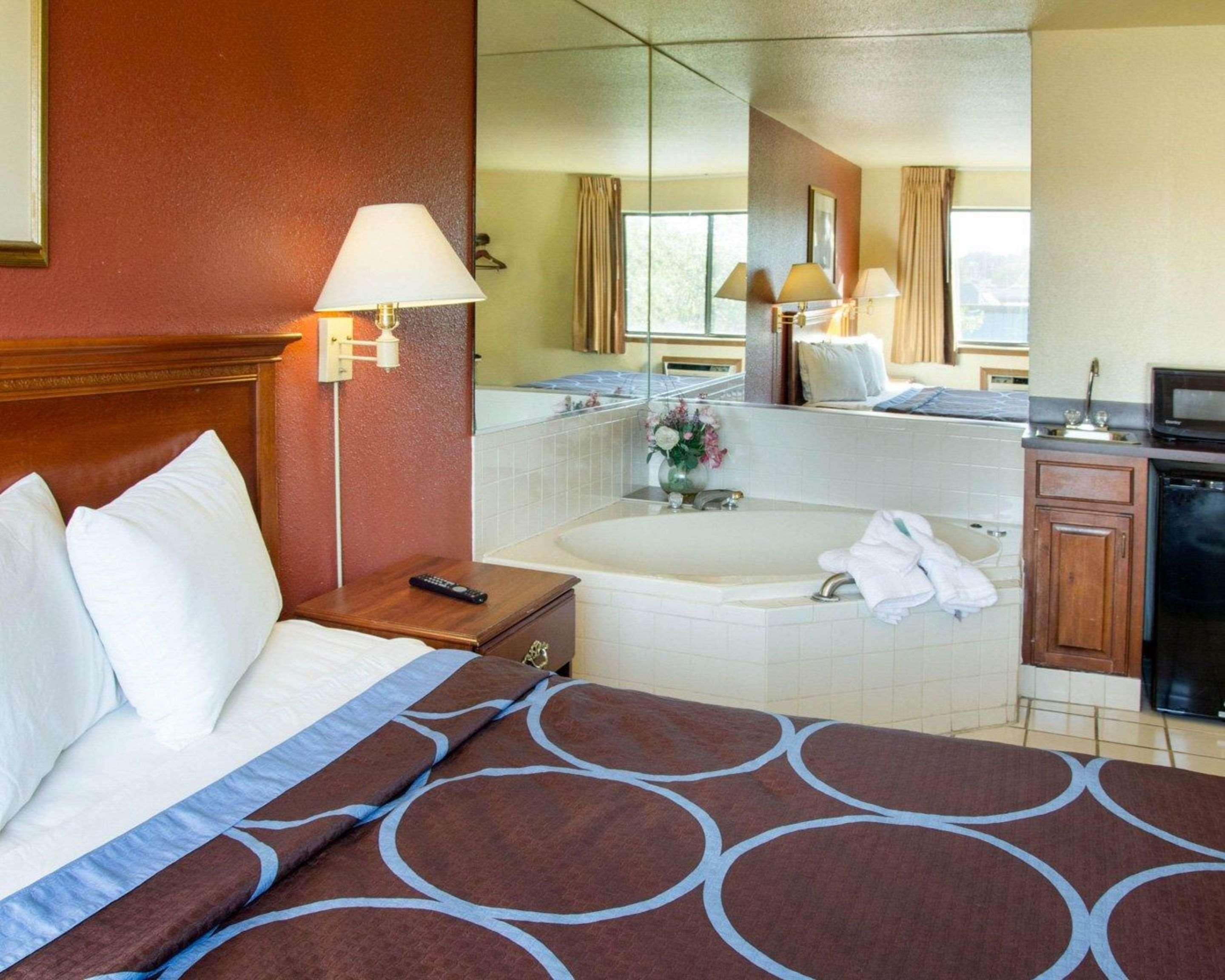Rodeway Inn Florence - Cincinnati South Bagian luar foto